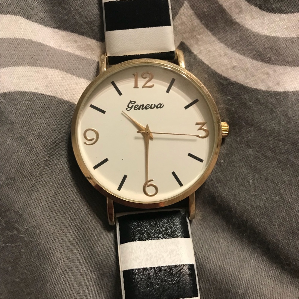 Watch - Picture 2 of 4
